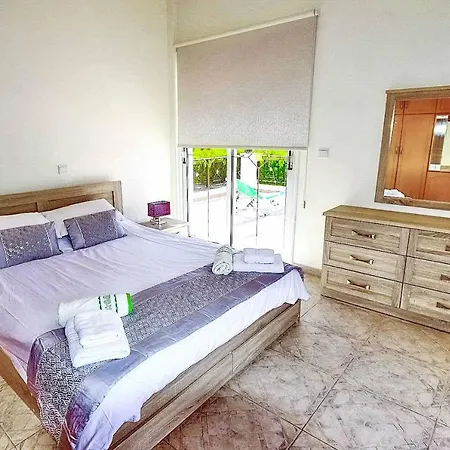 Artemisia Villa *