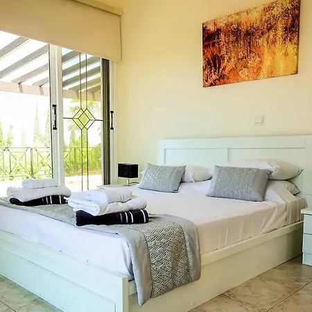Artemisia Villa *